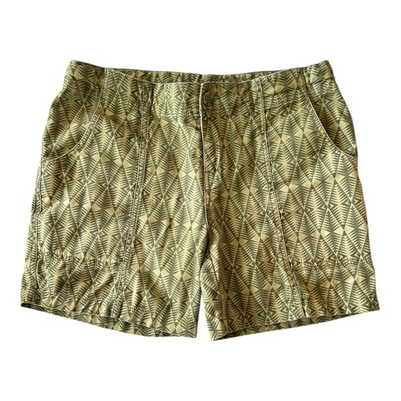Kavu Patterned Green Shorts - Picture 1 of 5